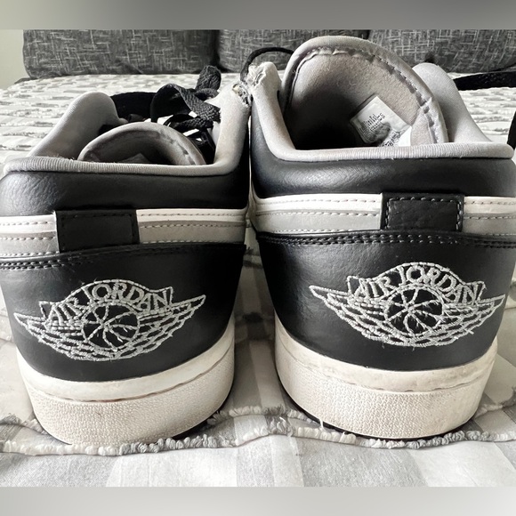 Nike Air Jordan 1 Low Sneakers - Picture 5 of 6